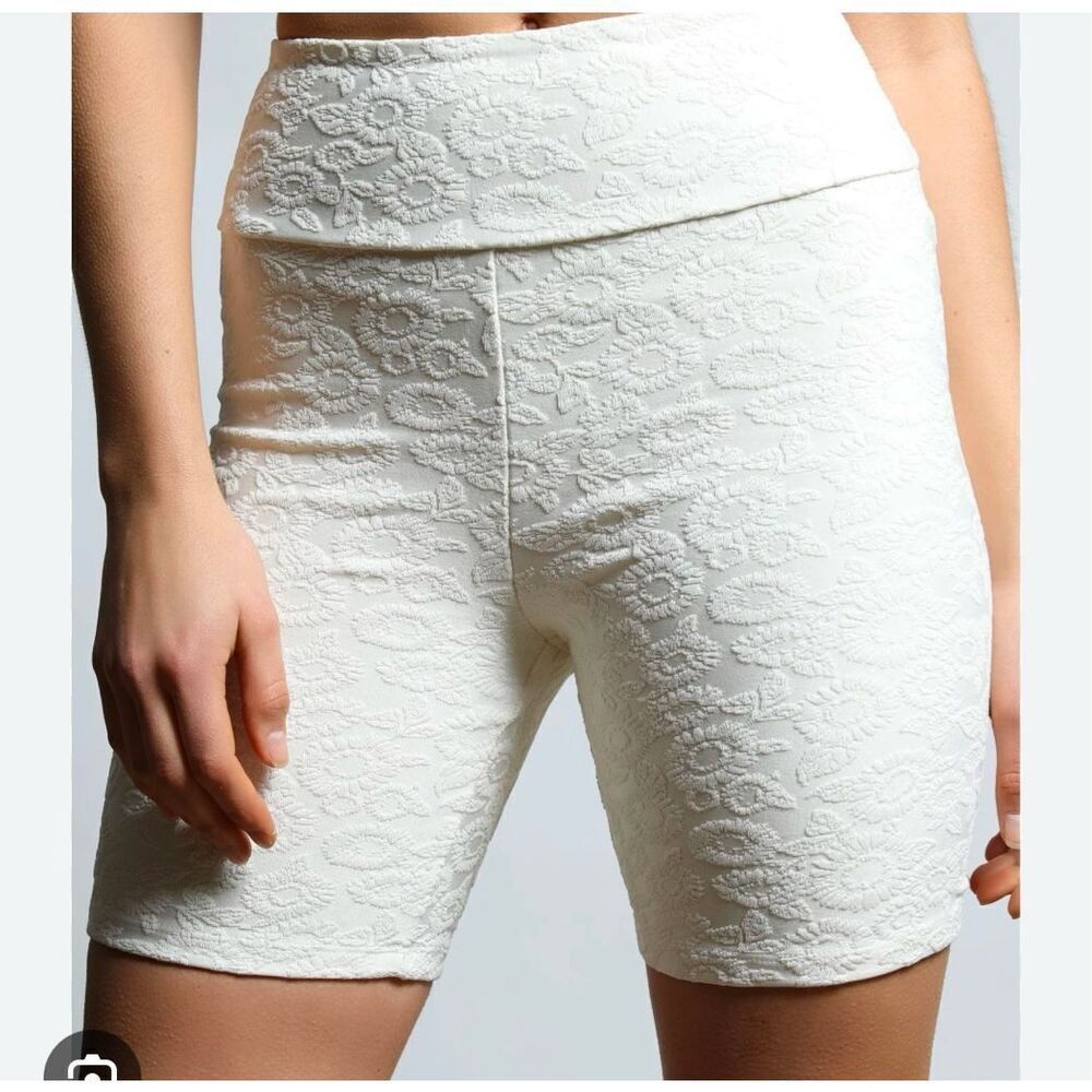Twenty Montreal 3d flower active biker shorts ivory